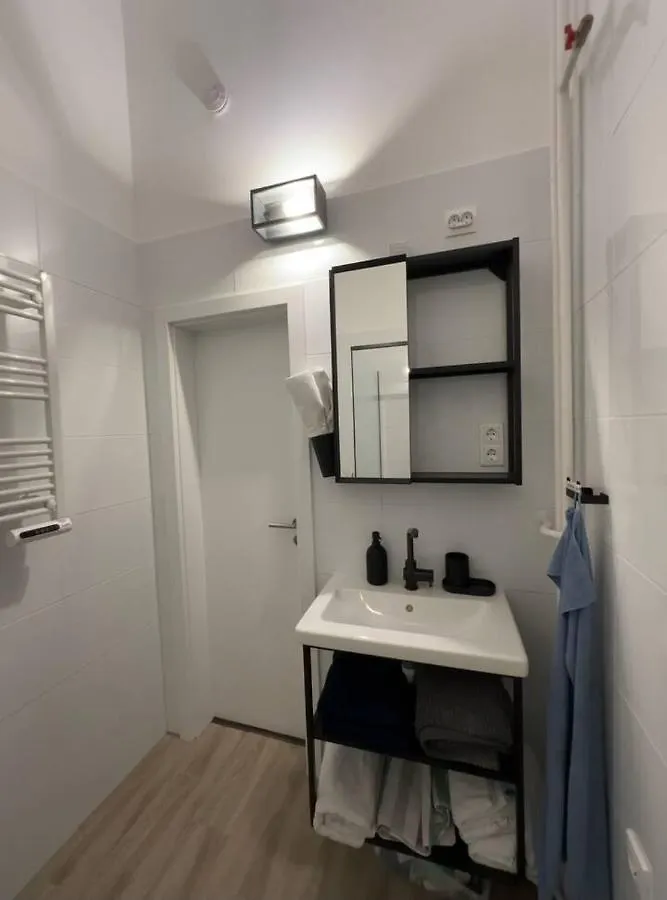 Appartamento 3-Br Flat In Jewish Quarter Budapest